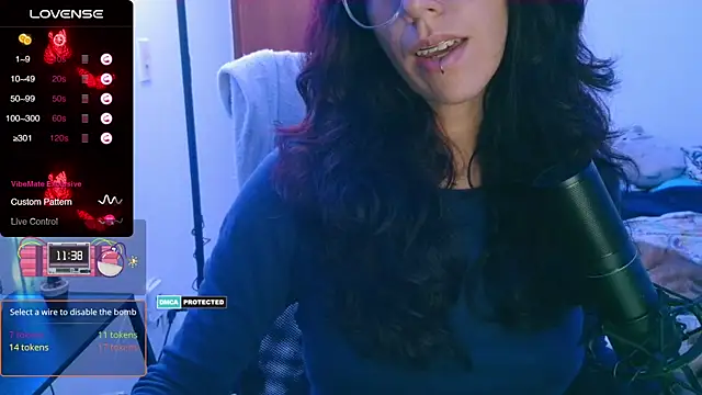 Snapshot of thecherry_Paulette chatting on 11.10.25 thecherry Paulette online show from 11.10.25