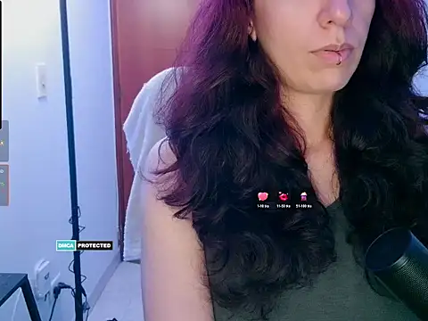 Snapshot of thecherry_Paulette chatting on 12.04.25 thecherry Paulette online show from 12.04.25