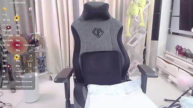 Judy0523 online show from 02.13.25