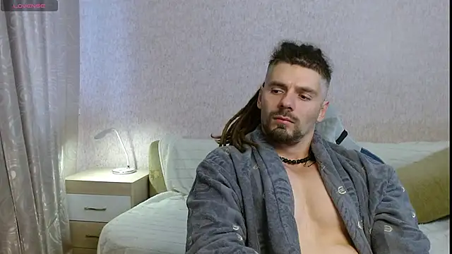 Aestheticguy101 online show from 10.19.25