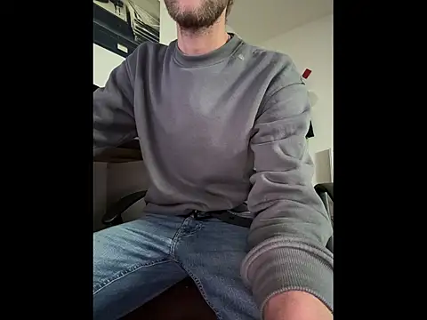 Snapshot of Hhimmlet chatting on 01.17.26 Hhimmlet online show from 01.17.26