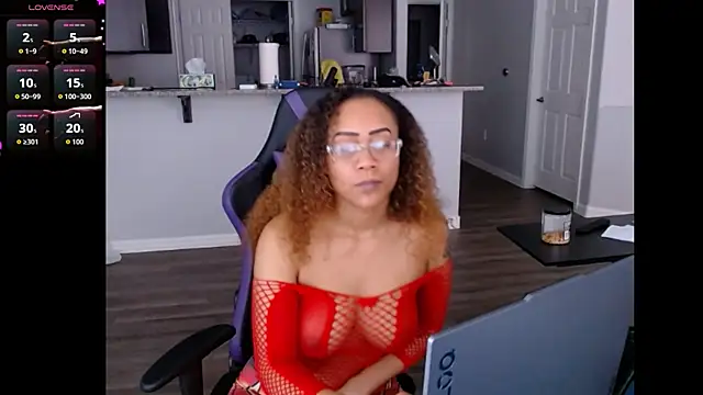 RylHoneyy online show from 07.10.26