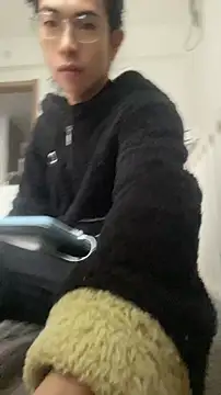 Snapshot of CrytinaSissyCrossdress chatting on 11.16.25 CrytinaSissyCrossdress online show from 11.16.25