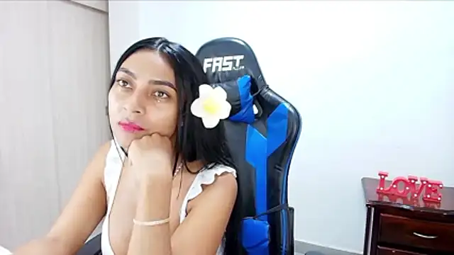 Snapshot of sophiax-x chatting on 11.11.25 sophiax-x online show from 11.11.25