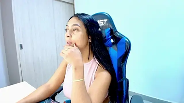 Snapshot of sophiax-x chatting on 01.10.26 sophiax-x online show from 01.10.26