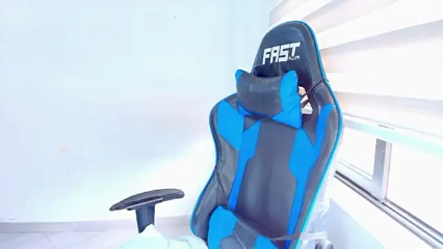 sophiax-x online show from 04.21.26