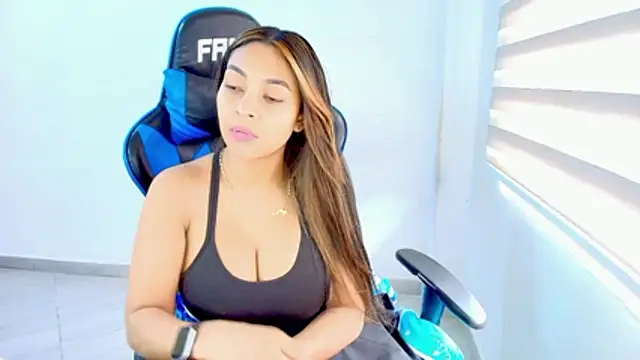 sophiax-x online show from 05.06.26