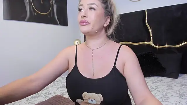 Snapshot of lisa2018 chatting on 03.11.25 lisa2018 online show from 03.11.25