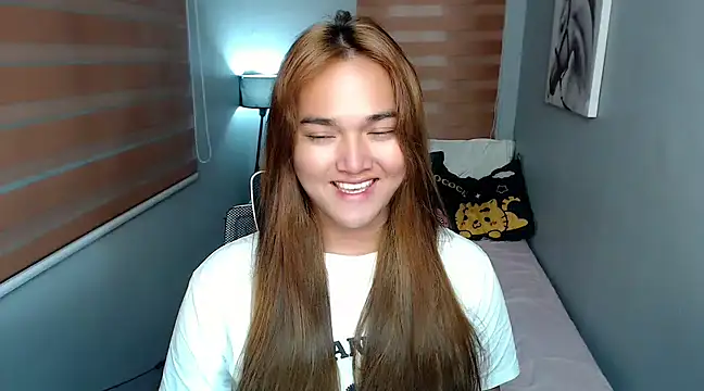 MoaningKylie online show from 12.18.24