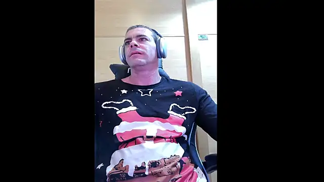 Snapshot of pablodavid15 chatting on 11.29.25 pablodavid15 online show from 11.29.25