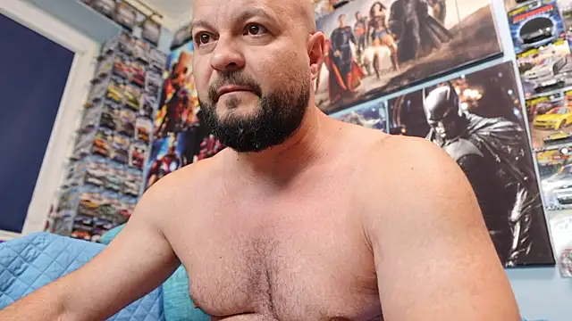 Snapshot of Muscle_Bear chatting on 06.12.26 Muscle Bear online show from 06.12.26