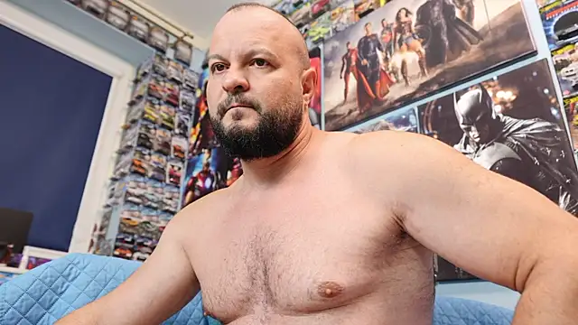 Snapshot of Muscle_Bear chatting on 06.15.26 Muscle Bear online show from 06.15.26