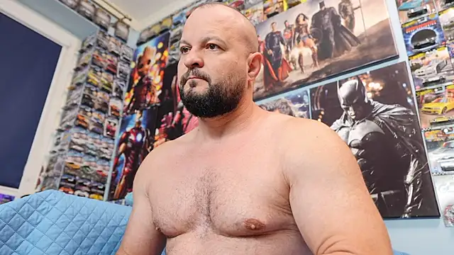Snapshot of Muscle_Bear chatting on 06.20.26 Muscle Bear online show from 06.20.26