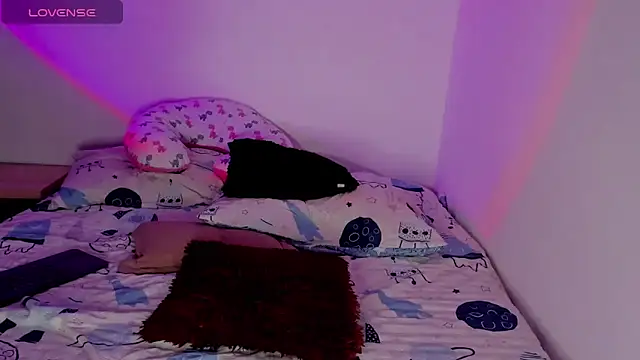 Snapshot of Abby_Saenz01 chatting on 12.20.24 Abby Saenz01 online show from 12.20.24