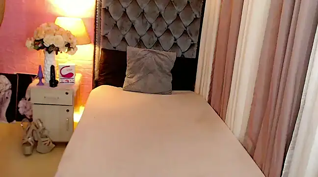 Snapshot of Urgirl_Ekang chatting on 01.09.25 Urgirl Ekang online show from 01.09.25