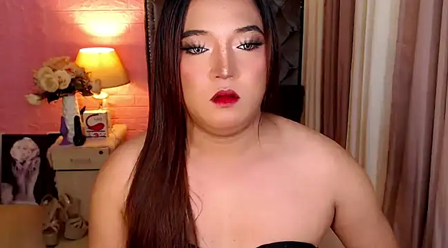 Snapshot of Urgirl_Ekang chatting on 03.07.25 Urgirl Ekang online show from 03.07.25