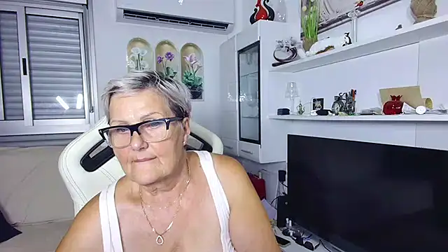 Snapshot of Selenna57 chatting on 07.16.26 Selenna57 online show from 07.16.26