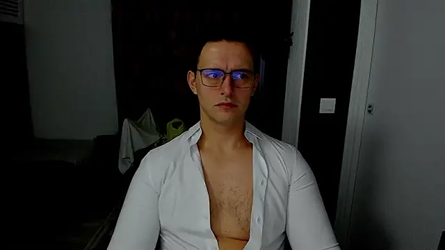 sexxymuscles4u online show from 12.04.25