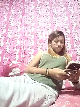 Snapshot of Cutie_body11 chatting on 02.04.25 Cutie body11 online show from 02.04.25