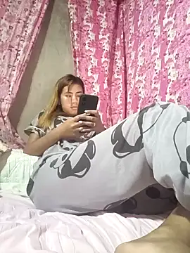 Snapshot of Cutie_body11 chatting on 02.21.25 Cutie body11 online show from 02.21.25