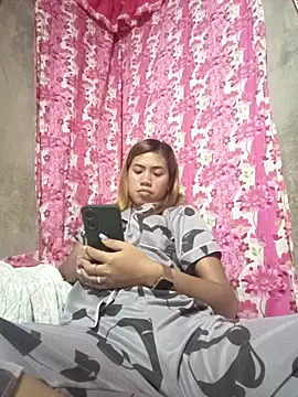 Snapshot of Cutie_body11 chatting on 02.21.25 Cutie body11 online show from 02.21.25