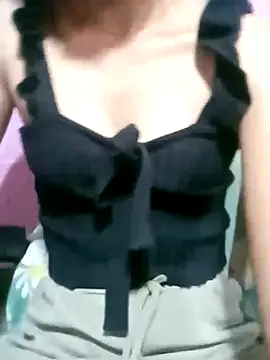 Snapshot of Cutie_body11 chatting on 12.01.25 Cutie body11 online show from 12.01.25