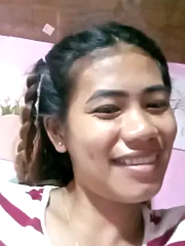 Snapshot of Cutie_body11 chatting on 12.17.25 Cutie body11 online show from 12.17.25