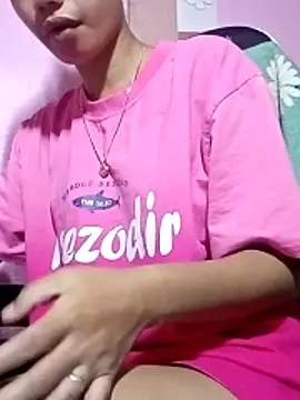 Snapshot of Cutie_body11 chatting on 12.19.25 Cutie body11 online show from 12.19.25