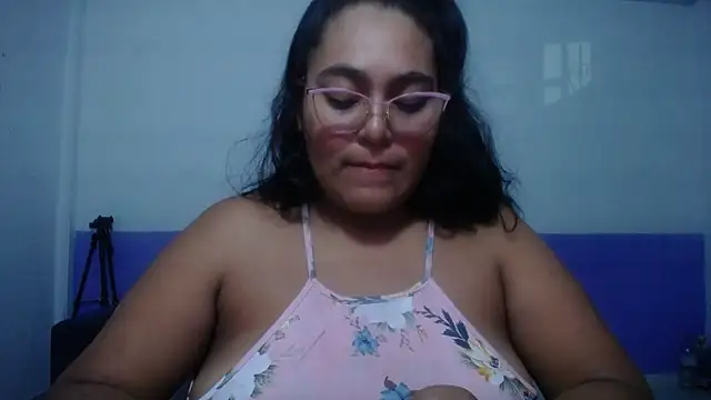 Snapshot of sirena_15 chatting on 06.15.26 sirena 15 online show from 06.15.26