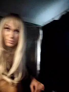 Snapshot of lilianashemale chatting on 10.23.25 lilianashemale online show from 10.23.25