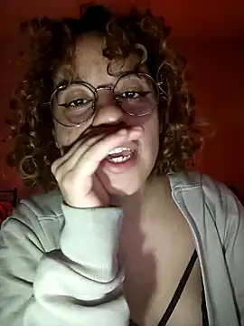 Snapshot of EmmaMelissa0521 chatting on 02.15.25 EmmaMelissa0521 online show from 02.15.25