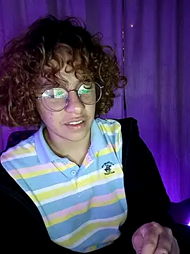 Snapshot of EmmaMelissa0521 chatting on 02.18.25 EmmaMelissa0521 online show from 02.18.25