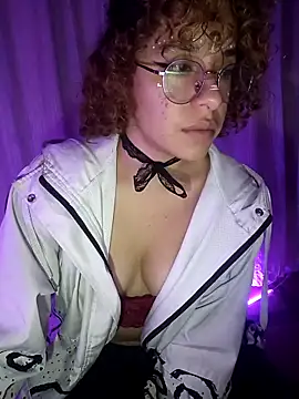 Snapshot of EmmaMelissa0521 chatting on 02.22.25 EmmaMelissa0521 online show from 02.22.25