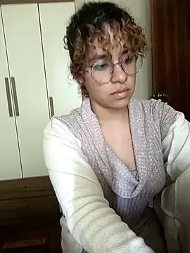 Snapshot of EmmaMelissa0521 chatting on 03.05.25 EmmaMelissa0521 online show from 03.05.25