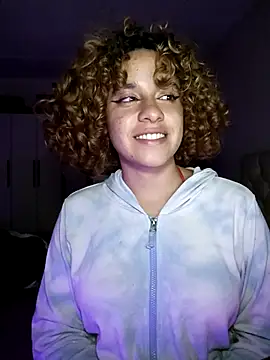 Snapshot of EmmaMelissa0521 chatting on 03.19.25 EmmaMelissa0521 online show from 03.19.25