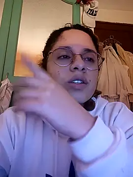 Snapshot of EmmaMelissa0521 chatting on 09.20.25 EmmaMelissa0521 online show from 09.20.25