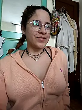 Snapshot of EmmaMelissa0521 chatting on 09.21.25 EmmaMelissa0521 online show from 09.21.25