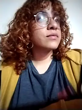 Snapshot of EmmaMelissa0521 chatting on 10.26.25 EmmaMelissa0521 online show from 10.26.25