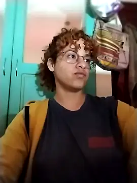 Snapshot of EmmaMelissa0521 chatting on 10.26.25 EmmaMelissa0521 online show from 10.26.25