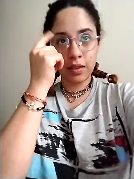 Snapshot of EmmaMelissa0521 chatting on 11.01.25 EmmaMelissa0521 online show from 11.01.25