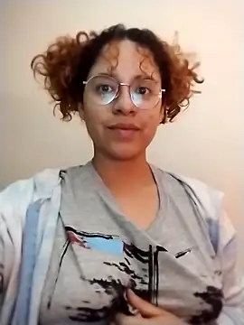 Snapshot of EmmaMelissa0521 chatting on 11.03.25 EmmaMelissa0521 online show from 11.03.25