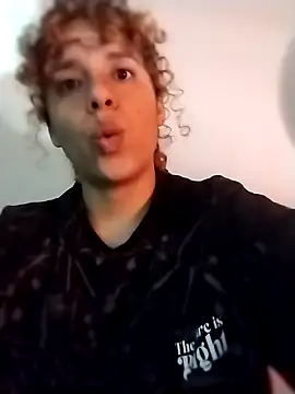 Snapshot of EmmaMelissa0521 chatting on 11.12.25 EmmaMelissa0521 online show from 11.12.25