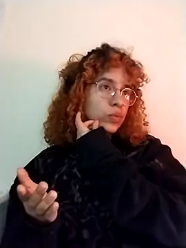 Snapshot of EmmaMelissa0521 chatting on 11.19.25 EmmaMelissa0521 online show from 11.19.25