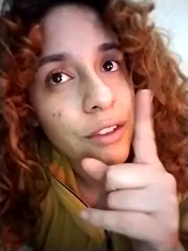 Snapshot of EmmaMelissa0521 chatting on 12.14.25 EmmaMelissa0521 online show from 12.14.25