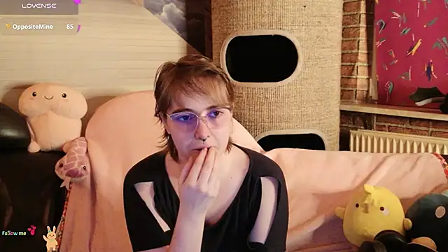 Snapshot of GamerGirl_Eve chatting on 12.03.25 GamerGirl Eve online show from 12.03.25