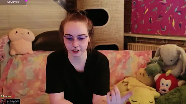 Snapshot of GamerGirl_Eve chatting on 01.17.26 GamerGirl Eve online show from 01.17.26