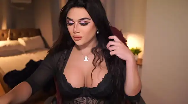 Snapshot of AnneHartx chatting on 02.19.25 AnneHartx online show from 02.19.25