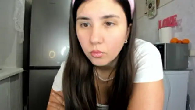 MiaMarrone online show from 01.08.26