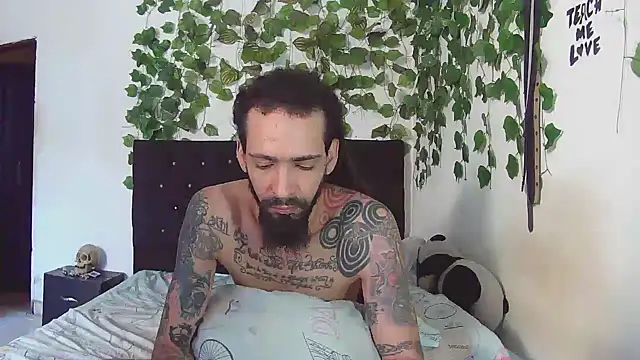 Snapshot of caribbeanlover1 chatting on 02.18.26 caribbeanlover1 online show from 02.18.26