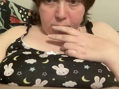 Snapshot of ParisNova chatting on 01.30.25 ParisNova online show from 01.30.25